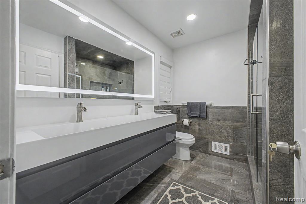 816 N Beech Daly Road, Dearborn Heights, MI 48127 — Photo 22