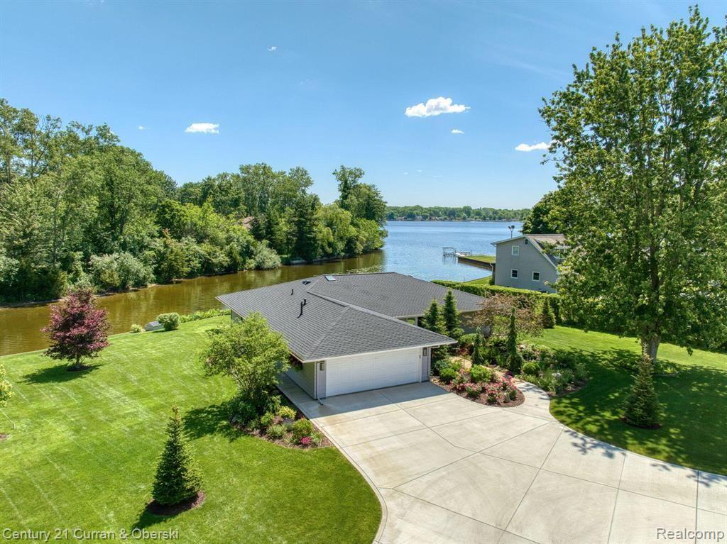 5751 BROWNS LAKE Road, Jackson, MI 49203 — front exterior