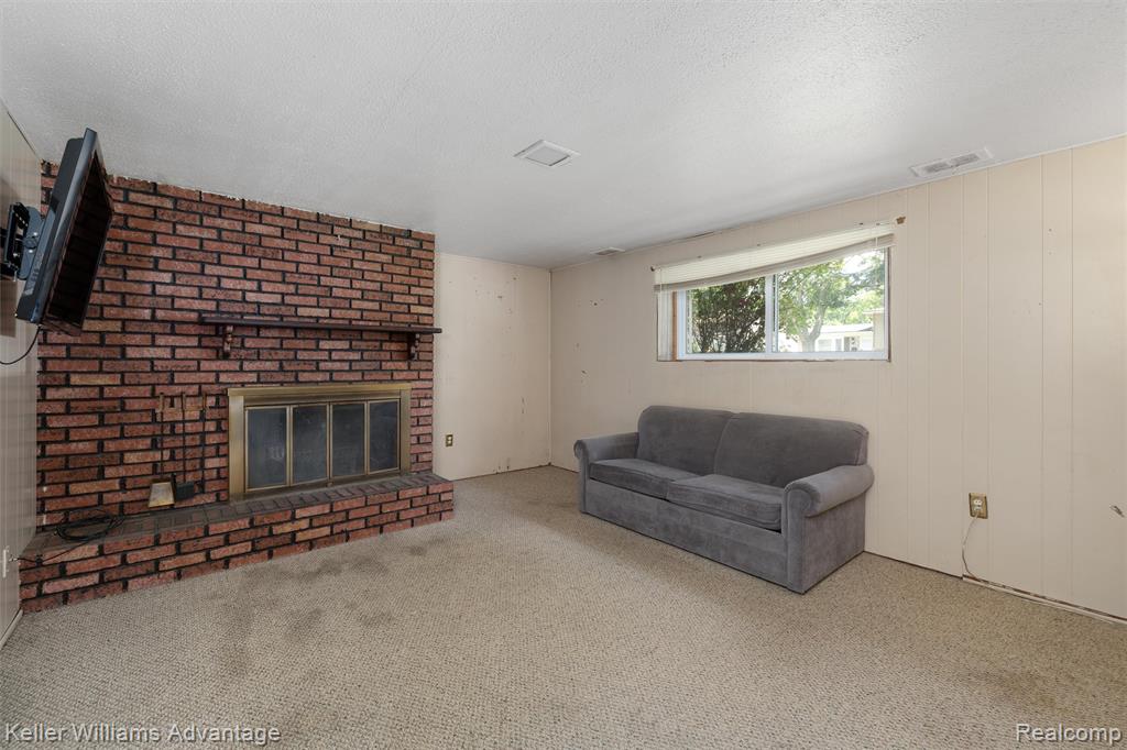 9428 Oak Street, Taylor, MI 48180 — Photo 11