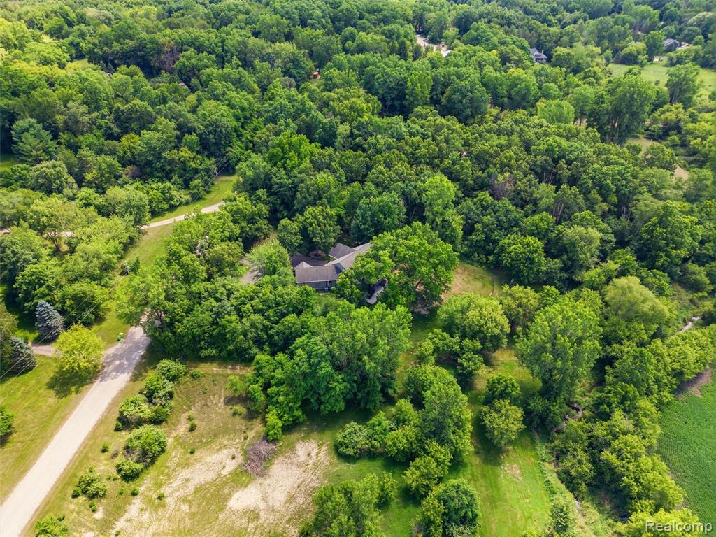 7055 Randall Drive, Fenton, MI 48430 — Photo 49