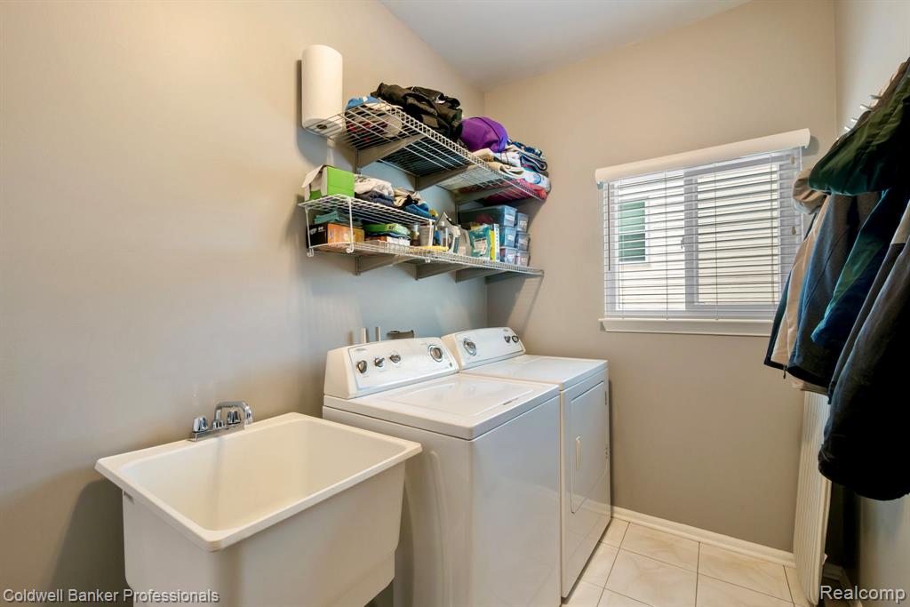8525 Barrington Drive, Ypsilanti, MI 48198 — Photo 25