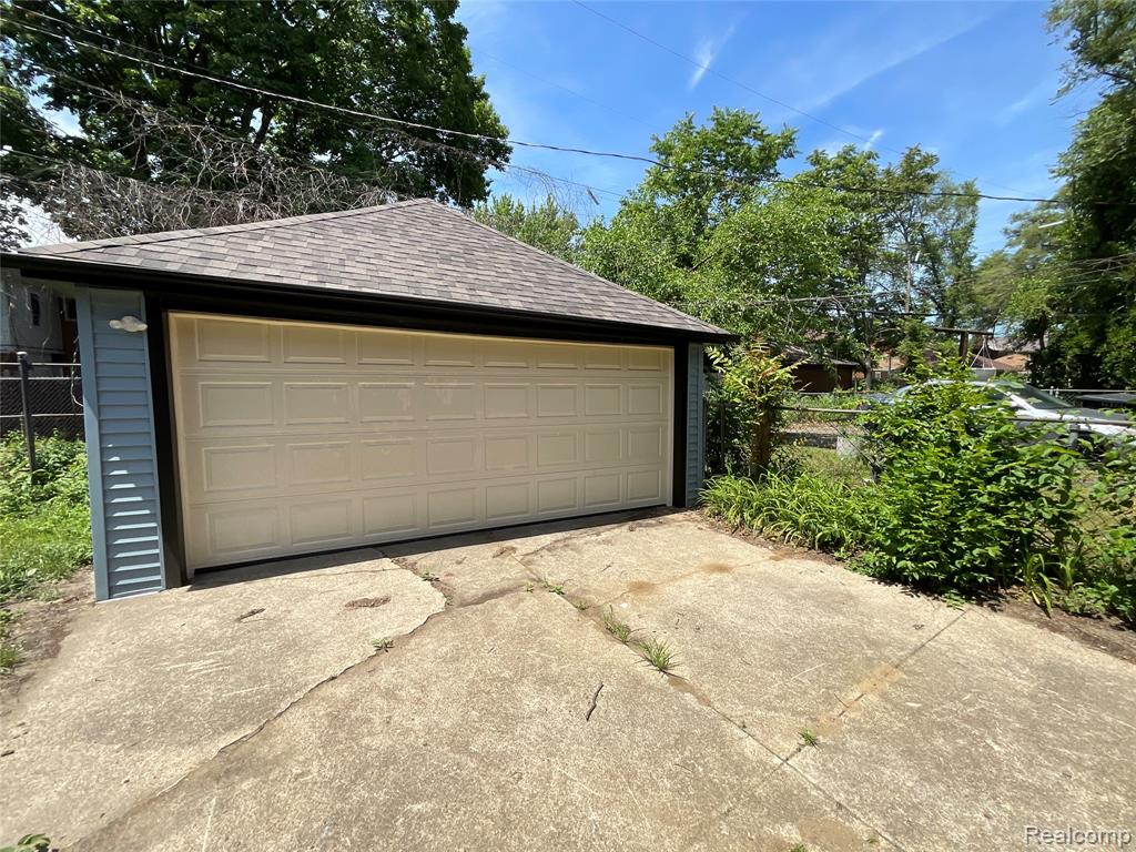 17165 Wisconsin Street - Photo 4