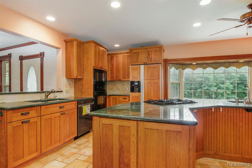 9001 Bergin Road, Howell, MI 48843 — Photo 10
