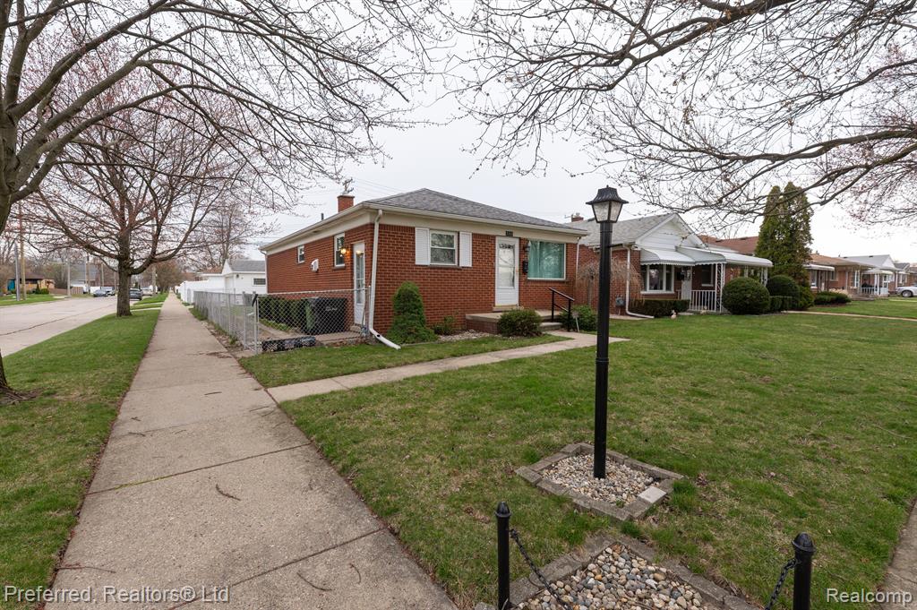 7252 LUANA Avenue, Allen Park, MI 48101 — Photo 3