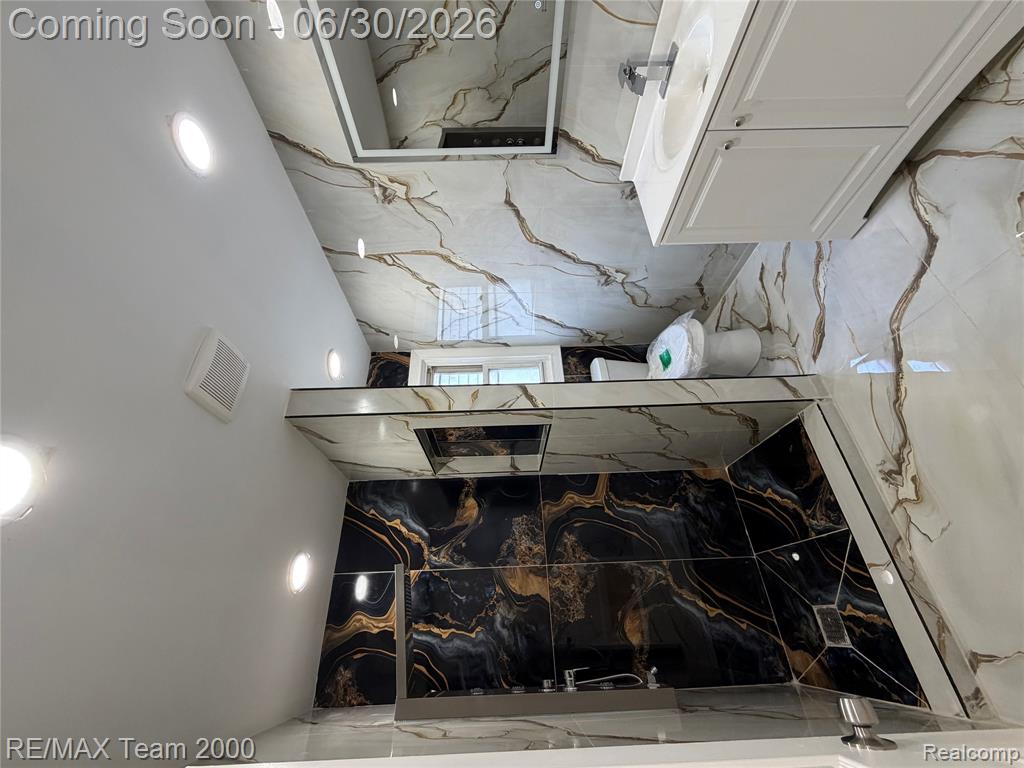 6760 Warwick Street, Detroit, MI 48228 — Photo 23