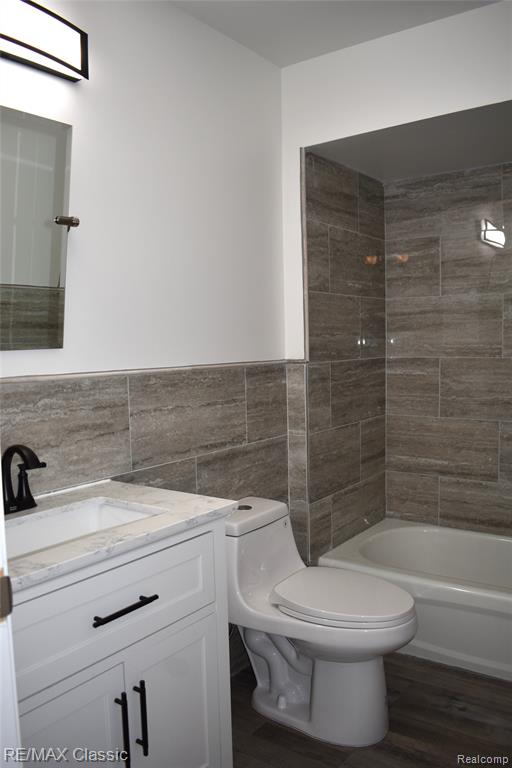 417 Old Pine Way Drive, Walled Lake, MI 48390 — Photo 14