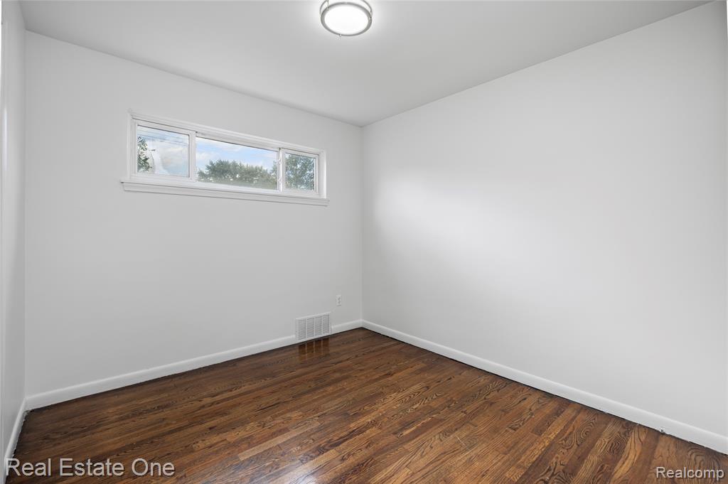 8177 Gary Avenue, Westland, MI — Photo 24