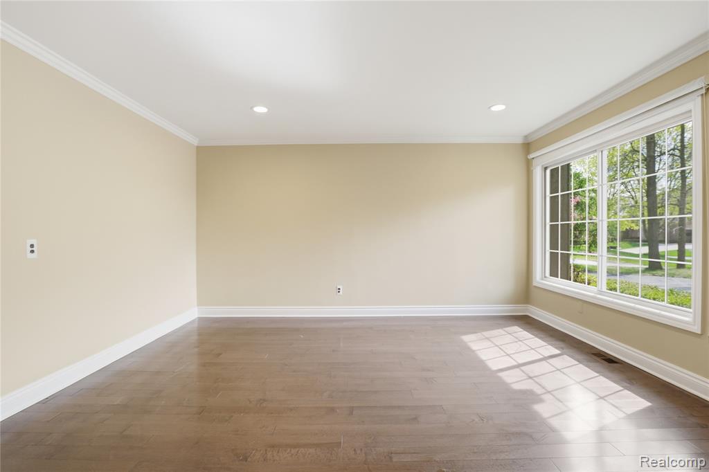 2084 Wabeek Hill Court, Bloomfield Hills, MI 48302 — Photo 14