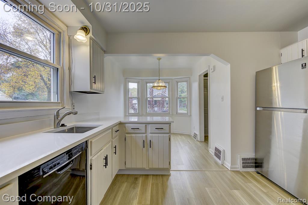 719 N Blair Avenue, Royal Oak, MI 48067 — Photo 15