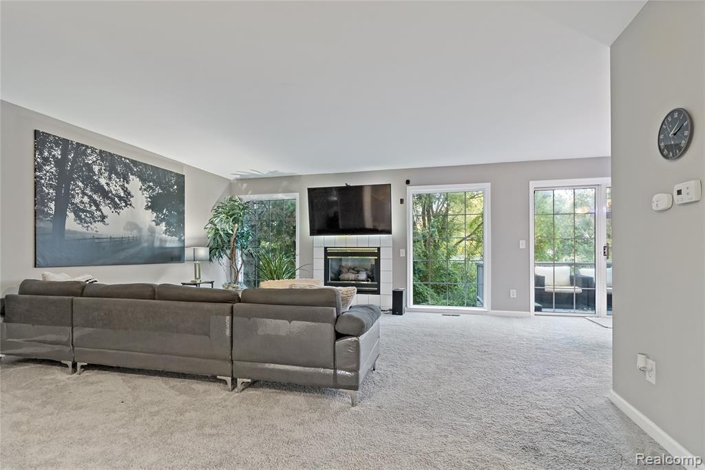 549 Winwood Court, Walled Lake, MI 48390 — Photo 5