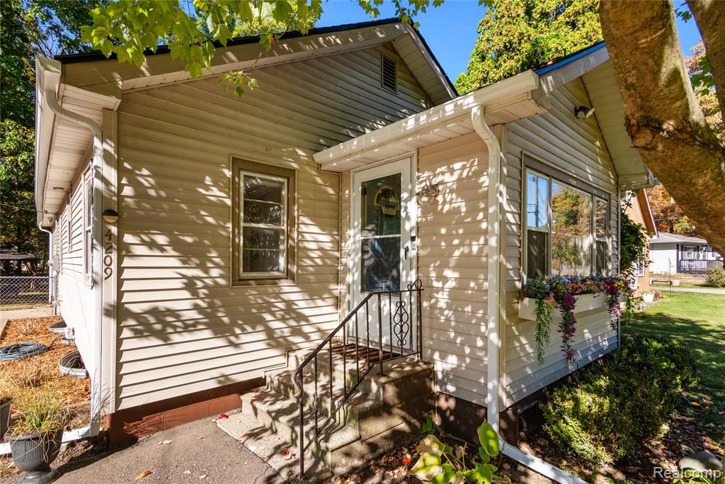 4209 Laforest Drive, Waterford, MI 48329 — Photo 3