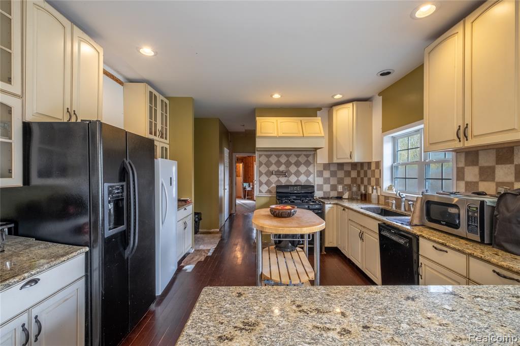 6802 Booth Road, North Branch, MI 48461 — Photo 17