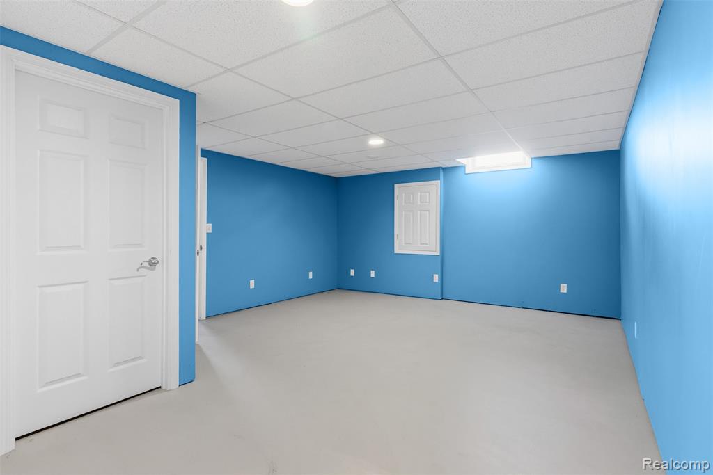 2363 Willowdale Drive, Burton, MI 48509 — Photo 30