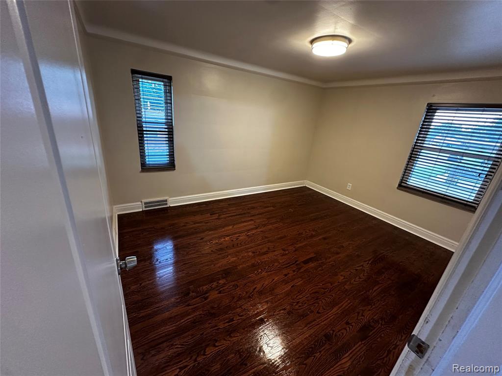 9001 Riverdale, Redford, MI 48239 — Photo 38