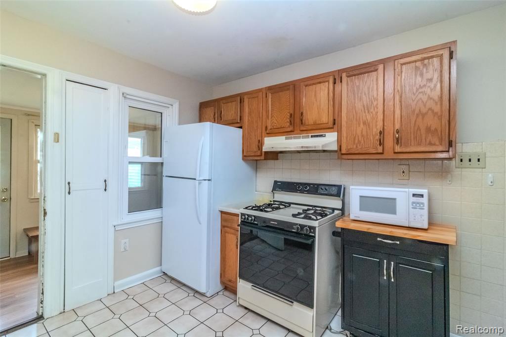 6630 Hartwell Street, Dearborn, MI 48126 — Photo 14