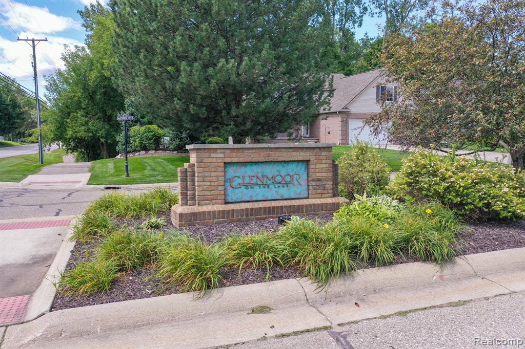 687 SANDPIPER Way, Oxford, MI 48371 — Photo 2