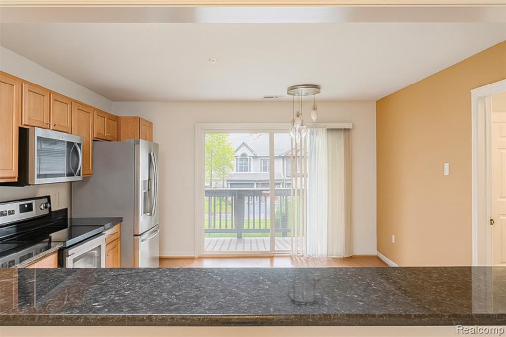 28560 Carlton Way Drive, Novi, MI — Photo 10