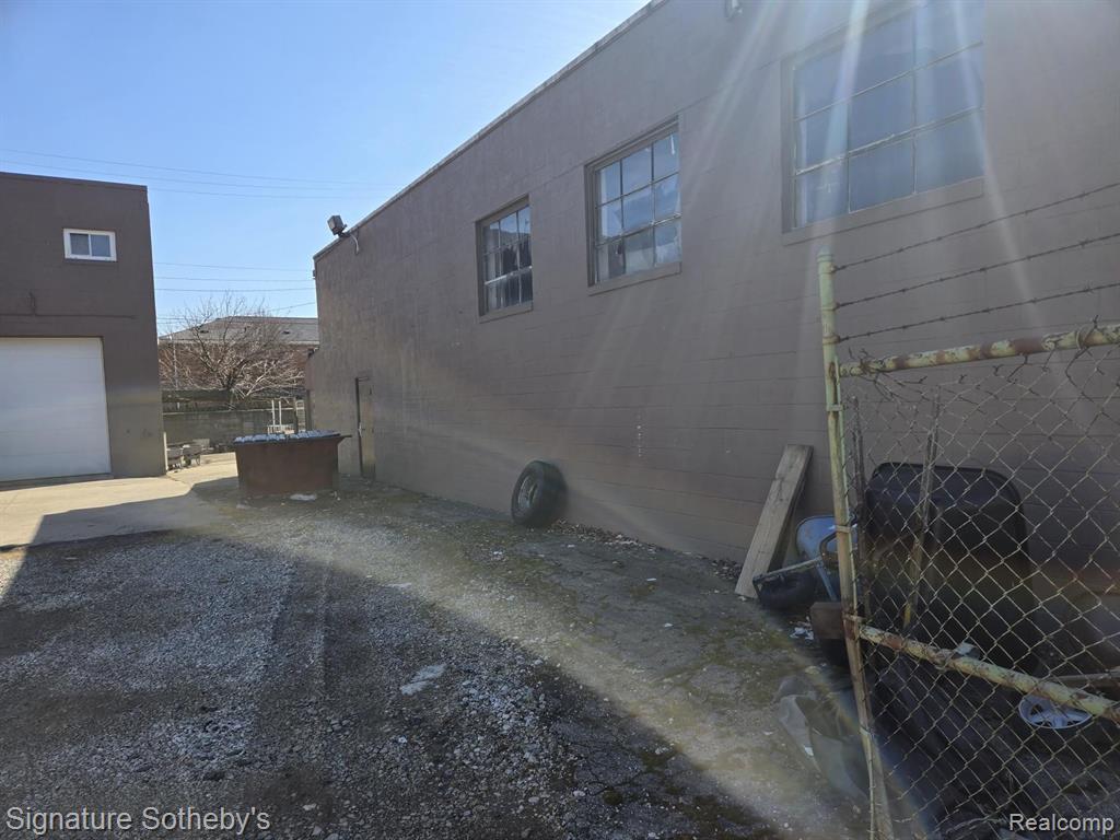 5058 LEAFDALE Boulevard, Royal Oak, MI 48073 — Photo 2