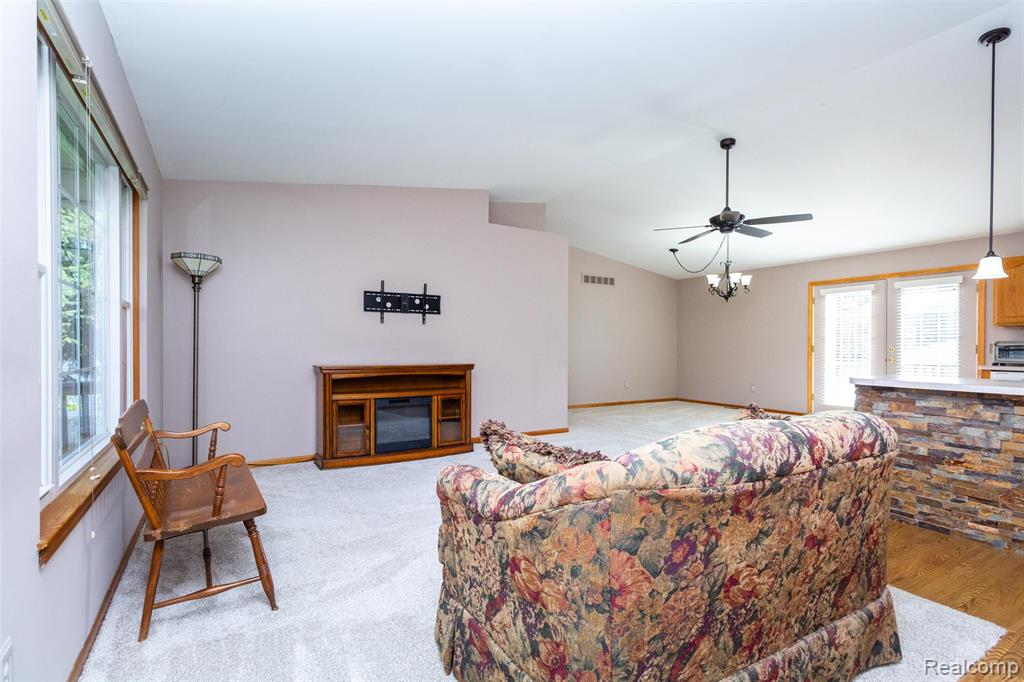11270 Linda Kay, Goodrich Vlg, MI — Photo 7