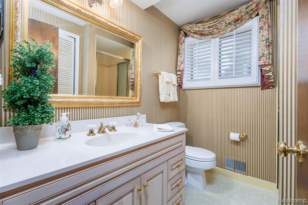 830 Croydon Road, Rochester Hills, MI 48309 — Photo 32