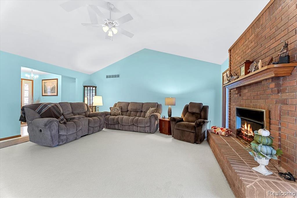 912 River Court, Wyandotte, MI 48192 — Photo 5
