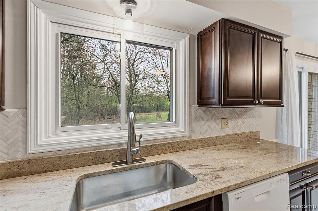 5119 Greenbriar Drive, West Bloomfield, MI 48323 — Photo 15