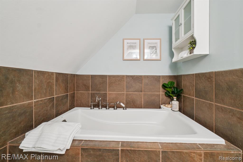 3822 Langley Drive, Pinckney, MI 48169 — Photo 20