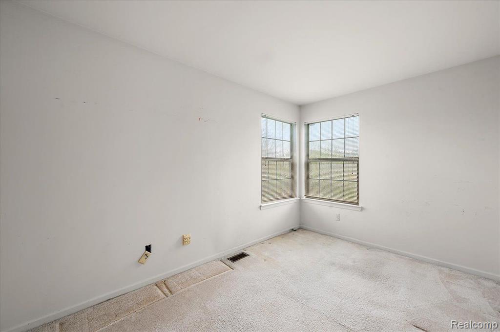47235 SCARLET Drive S, Novi, MI — Photo 38