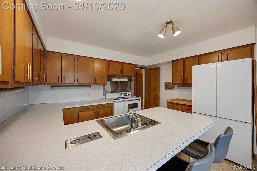 1101 Torrey Road, Grosse Pointe Woods, MI 48236 — Photo 9