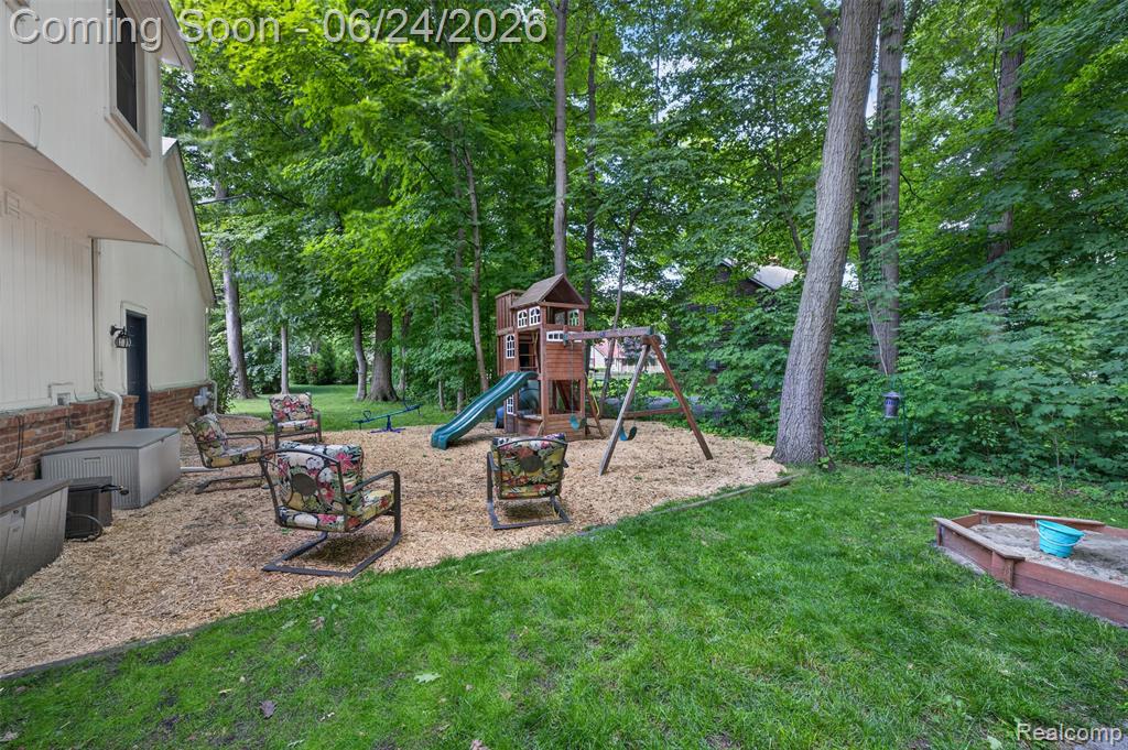 7556 Olde Sturbridge Trail, Clarkston, MI 48348 — Photo 36