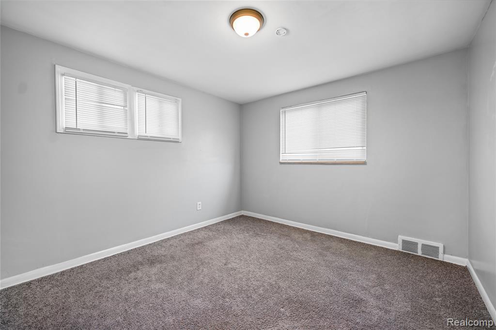 18126 Cathedral Street, Detroit, MI 48228 — Photo 21