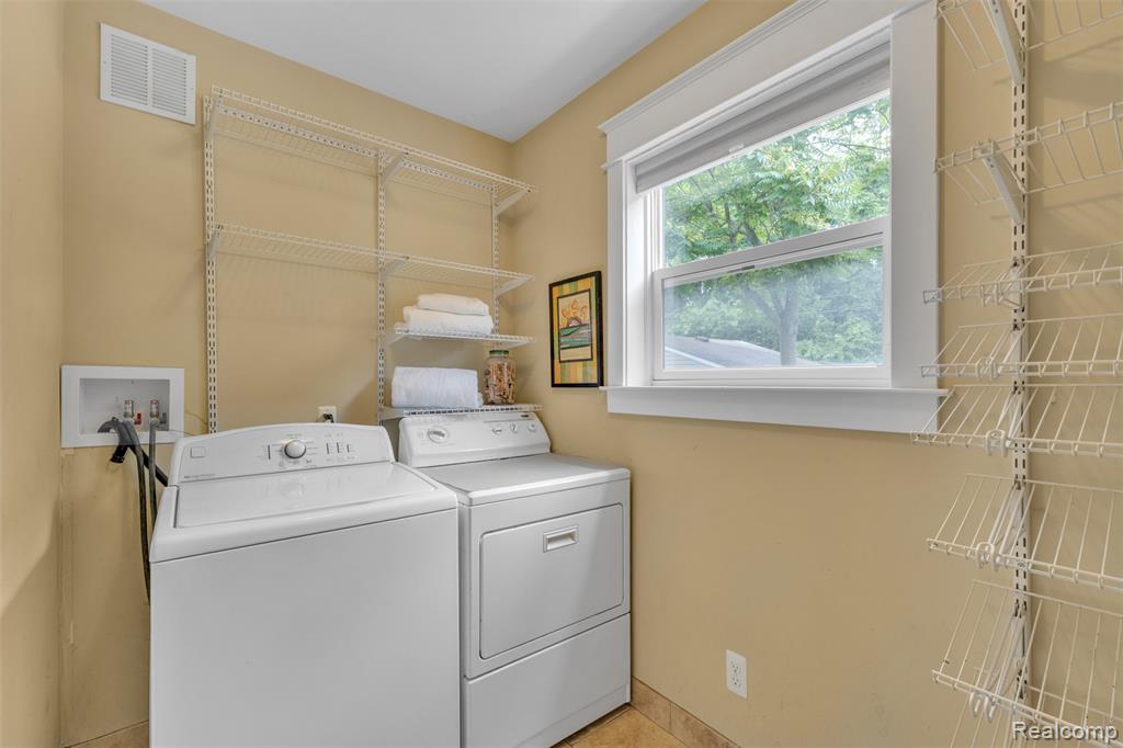 715 Gardenia Avenue, Royal Oak, MI 48067 — Photo 24