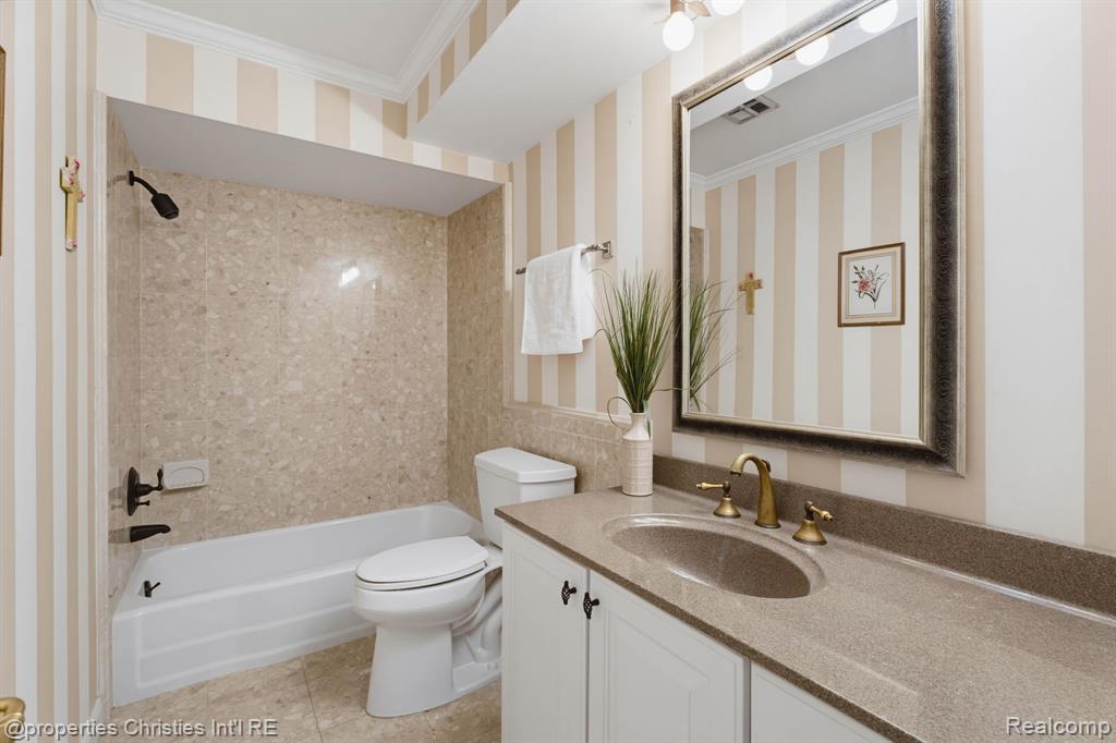 42472 Woodward Avenue, B1, Bloomfield Hills, MI 48304 — Photo 20
