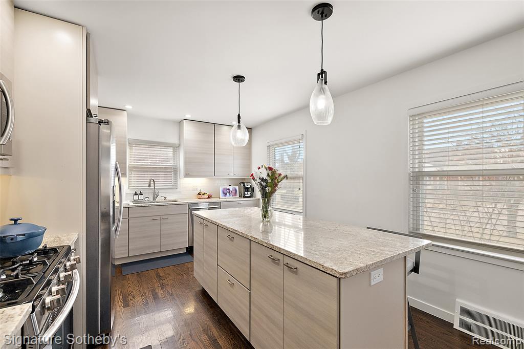 4618 Groveland Avenue, Royal Oak, MI 48073 — Photo 13