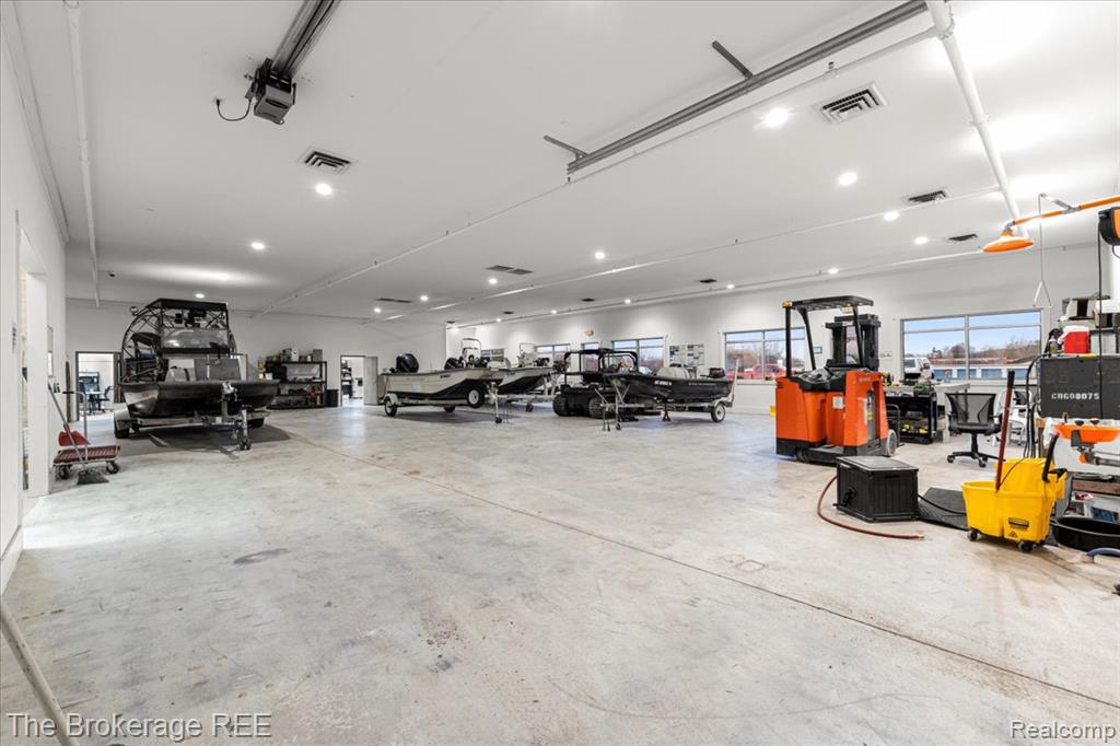 3390 N State Road, Davison, MI 48423 — Photo 32