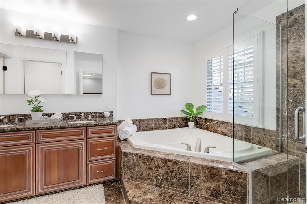 15316 BAY HILL Drive, Northville, MI 48168 — Photo 26