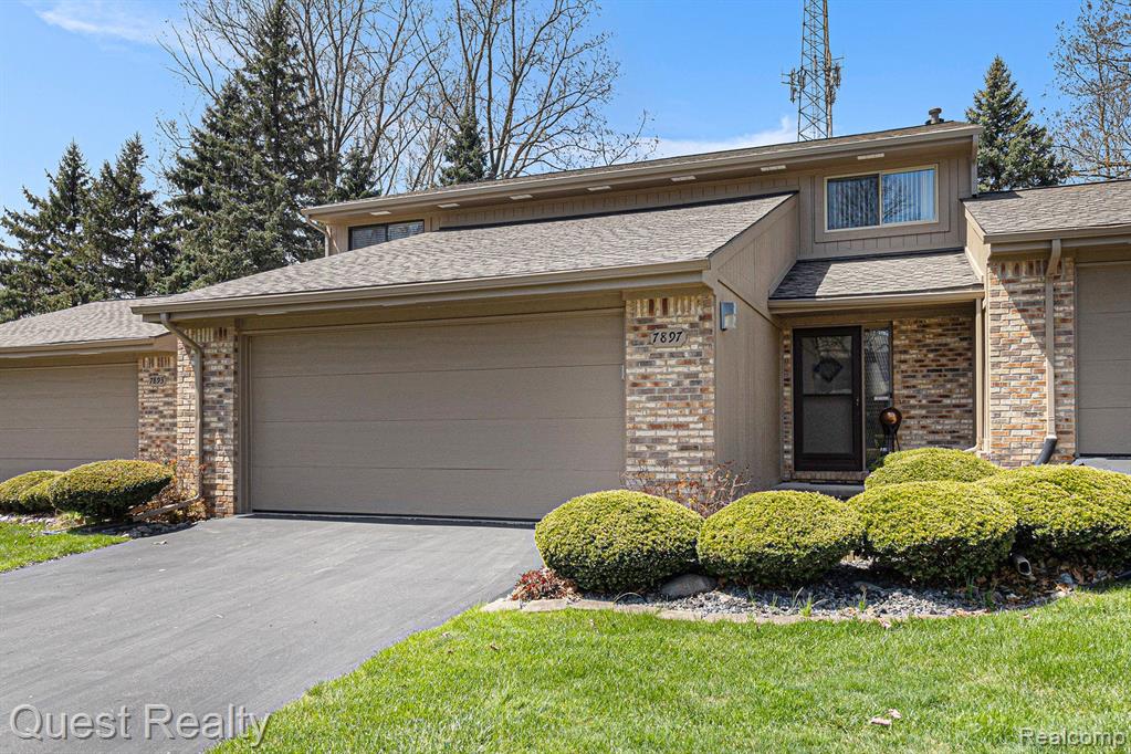 7897 MEADOW Drive, Waterford, MI 48329 — Photo 3