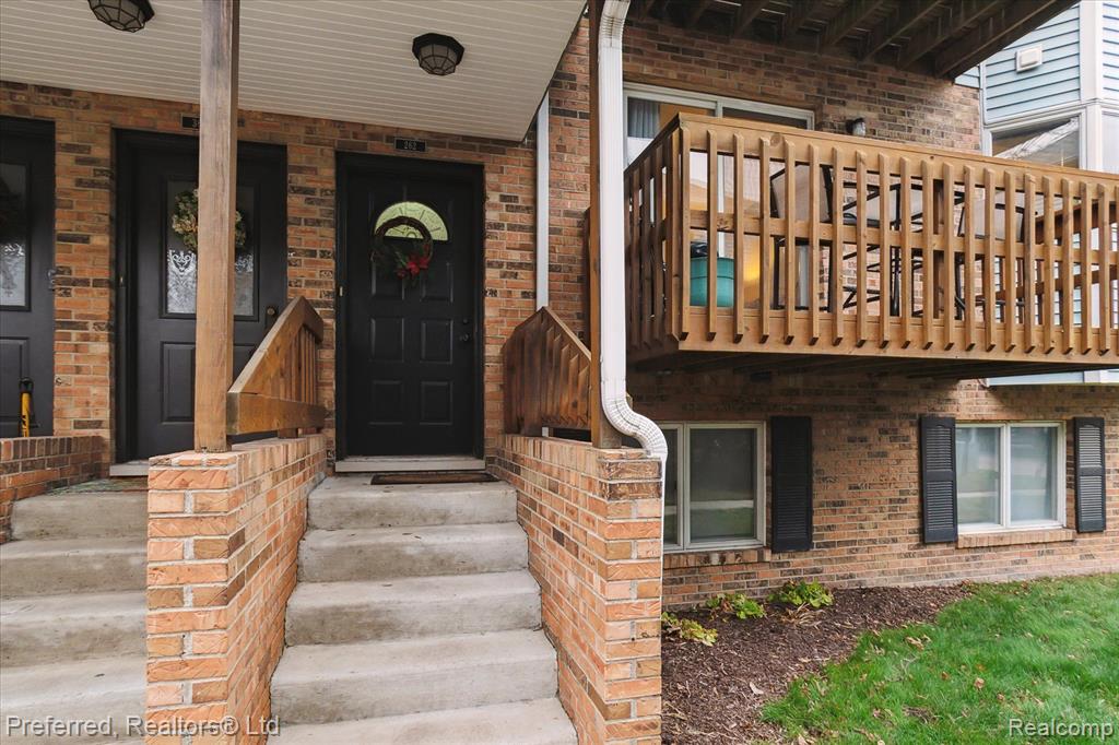 262 PINEWOOD Drive, Plymouth, MI 48170 — Photo 3