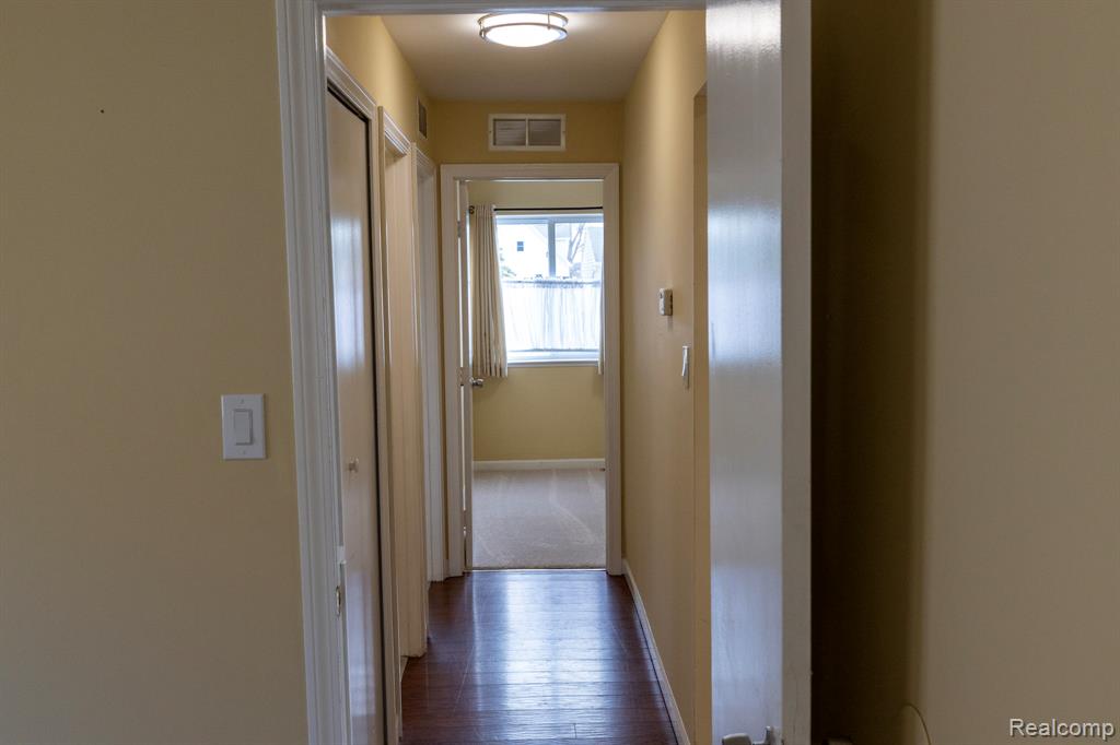 35268 Tilford Street, Rockwood, MI — Photo 18