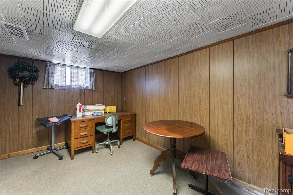 5711 Crescent Road, Waterford, MI 48327 — Photo 25