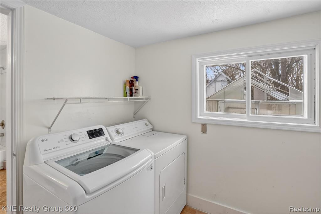 4928 Hughes Road, Lansing, MI 48910 — Photo 16