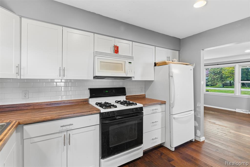 7230 N Center Road, Mount Morris, MI 48458 — Photo 11