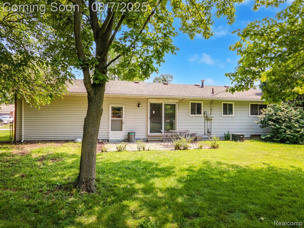 43403 Vivian Drive, Sterling Heights, MI 48313 — Photo 30