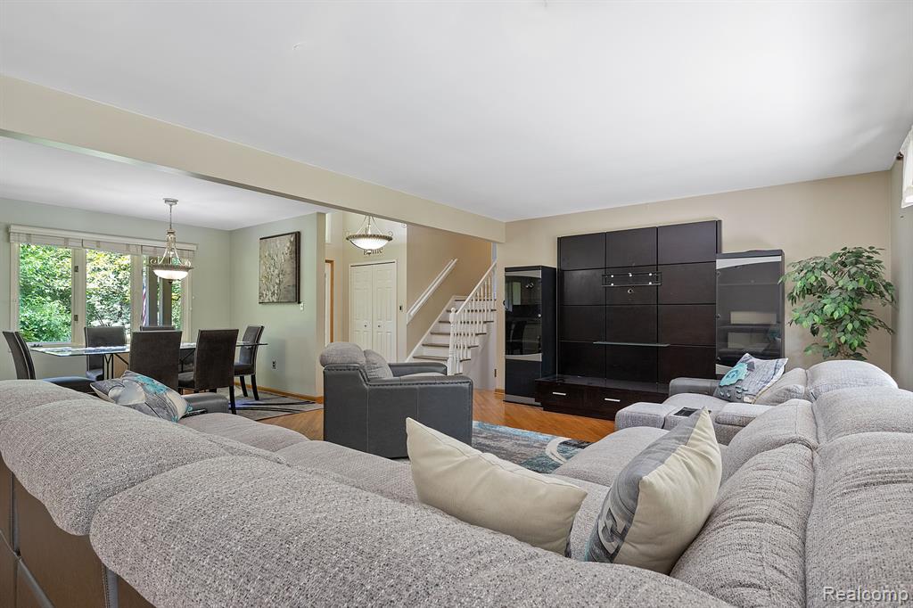 54655 PONTIAC Trail, Milford, MI 48381 — Photo 5