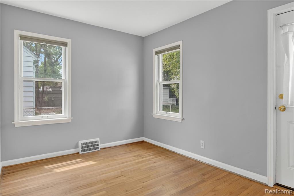 581 Flowerdale Street, Ferndale, MI 48220 — Photo 14