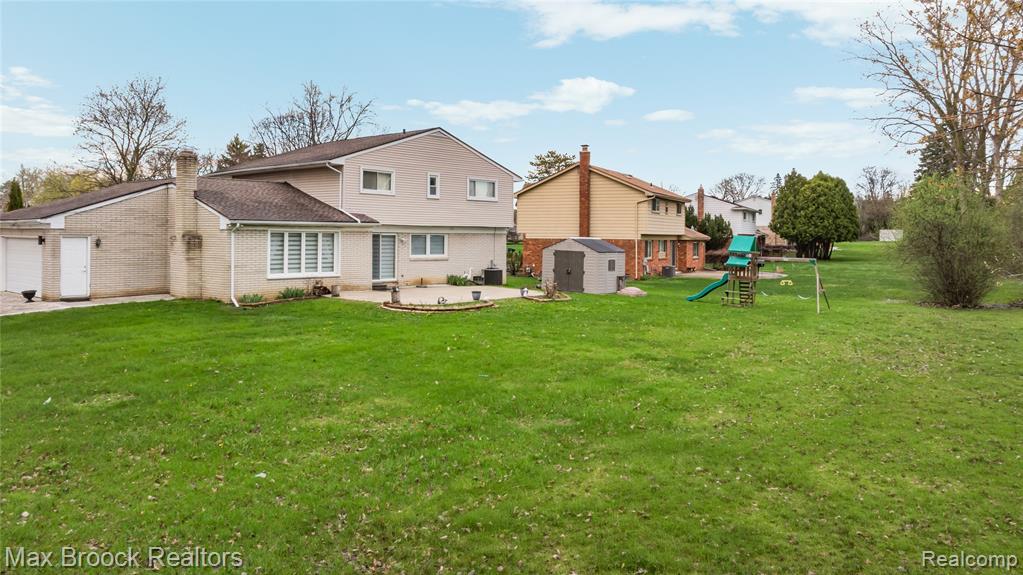 6240 Wynford Drive, West Bloomfield, MI — Photo 54