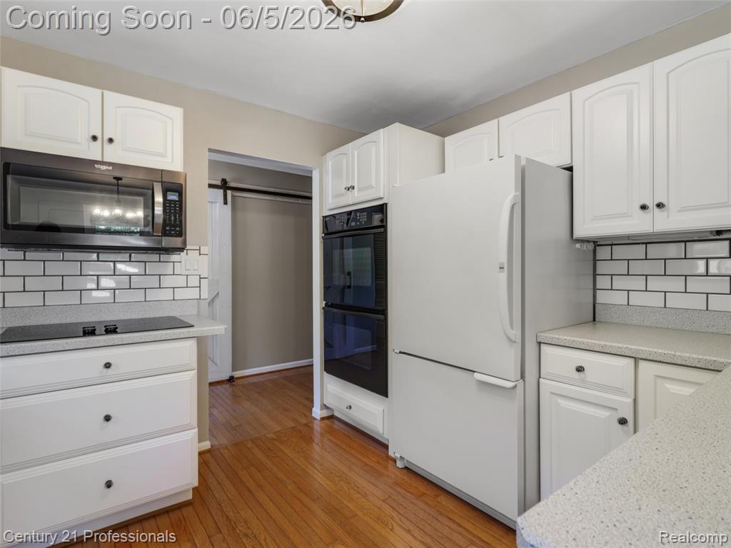 4921 Huron Drive, Clarkston, MI 48348 — Photo 10