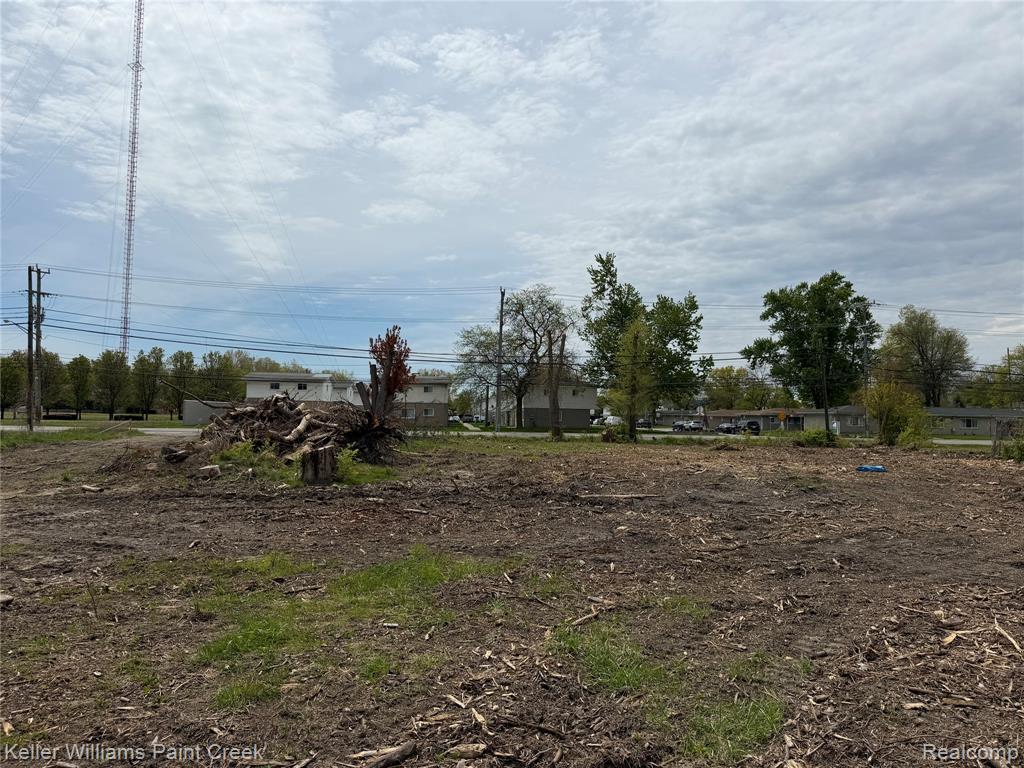 22477 15 Mile Road, Clinton Twp, MI 48035 — Photo 24