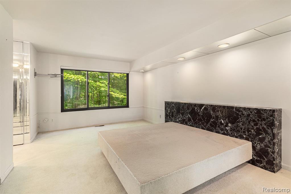 6964 Pebblecreek Woods Drive, West Bloomfield, MI — Photo 17