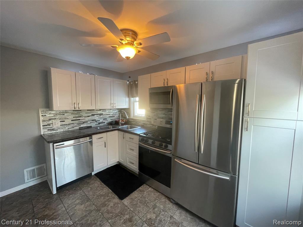 4815 Mildred Street, Wayne, MI 48184 — Photo 7